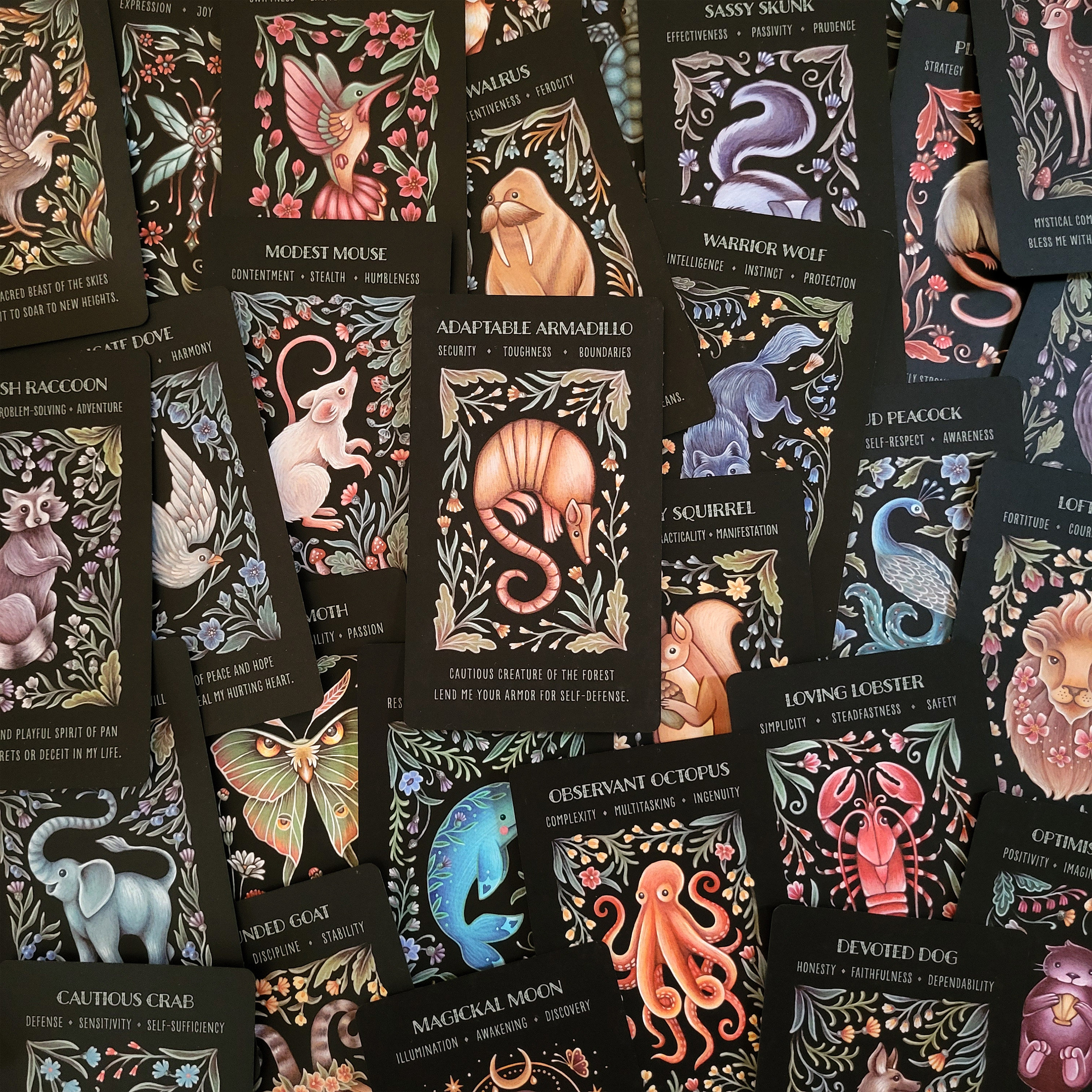 Bộ bài Wild Whiskers Spirit Animal Oracle tặng đá thanh tẩy