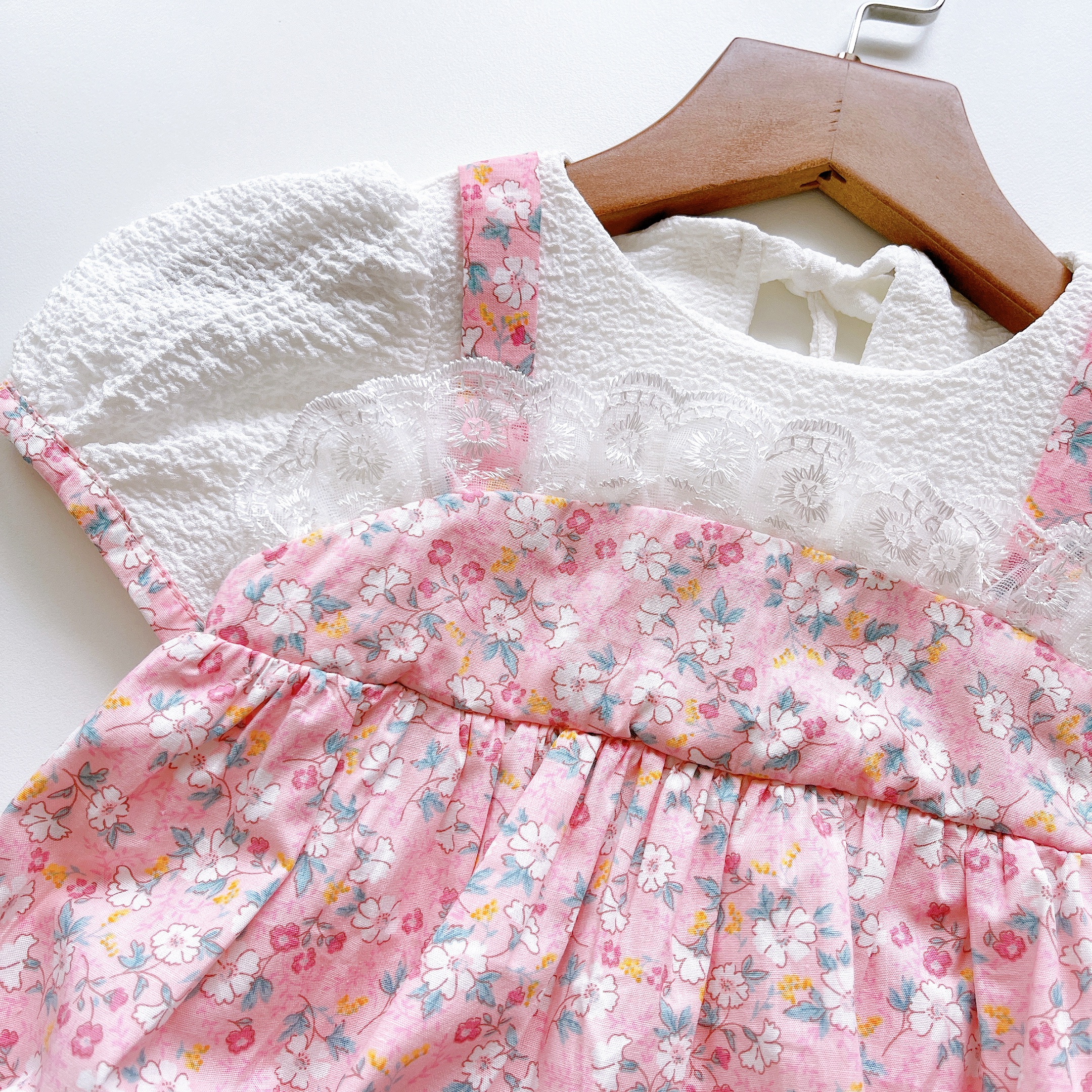 Body yếm hồng bé gái 4 đến 12kg , Bodysuit phối ren