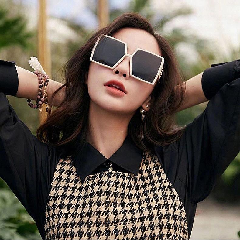 Kính râm đi biển gọng vuông trắng bản to thời trang nữ phong cách K3011