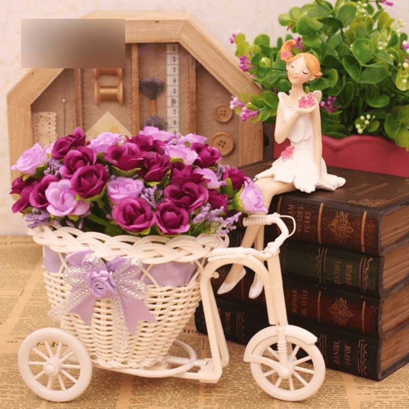 Chiếc Xe đạp và giỏ hoa hồng ở sau màu hồng tím siêu đáng yêu, làm quà tặng ý nghĩa