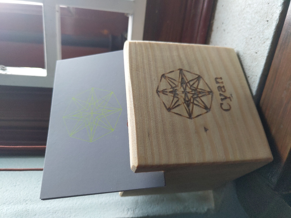 Hộp gỗ lưu trữ bút,card
