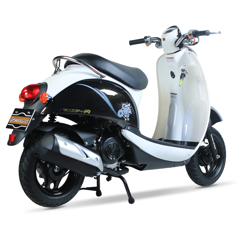 Xe ga 50cc Scoopy màu đen yếm trắng