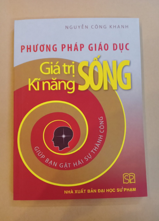 Sách - Phương pháp giáo dục Giá trị kĩ năng Sống giúp bạn gặt hái sự thành công