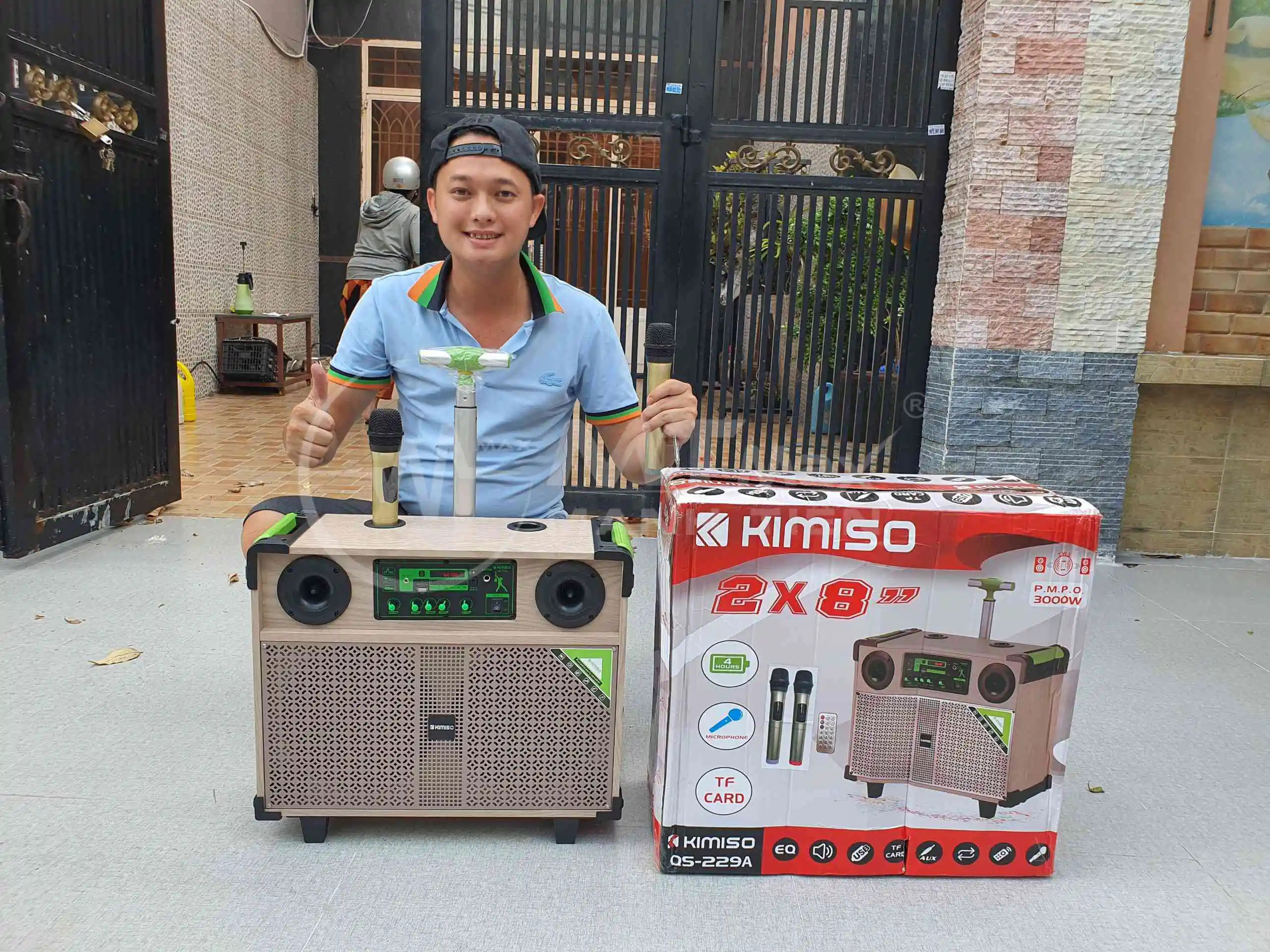 Loa kéo QS 229A - Loa kéo di động bass 2.5 tấc - Kèm 2 micro không dây - Loa kẹo kéo xách tay du lịch - Có remote, đầy đủ kết nối bluetooth, AUX, USB, SD card - Thiết kế vỏ gỗ sang trọng, âm thanh sống động