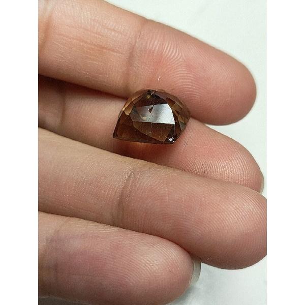 770- hạt SMOKY KHÓI (THIÊN NHIÊN) Lỗi giác mài, mẻ cạnh