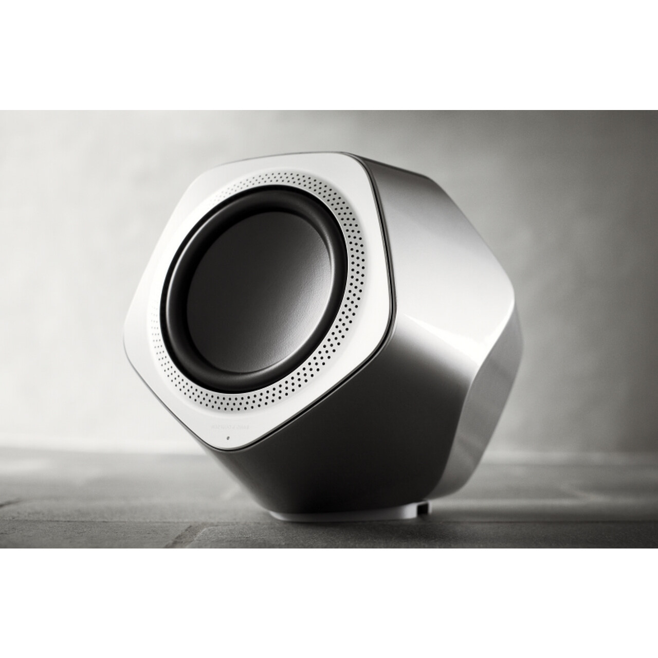 LOA SUB B&amp;O BEOLAB 19HÀNG CHÍNH HÃNG NEW 100%