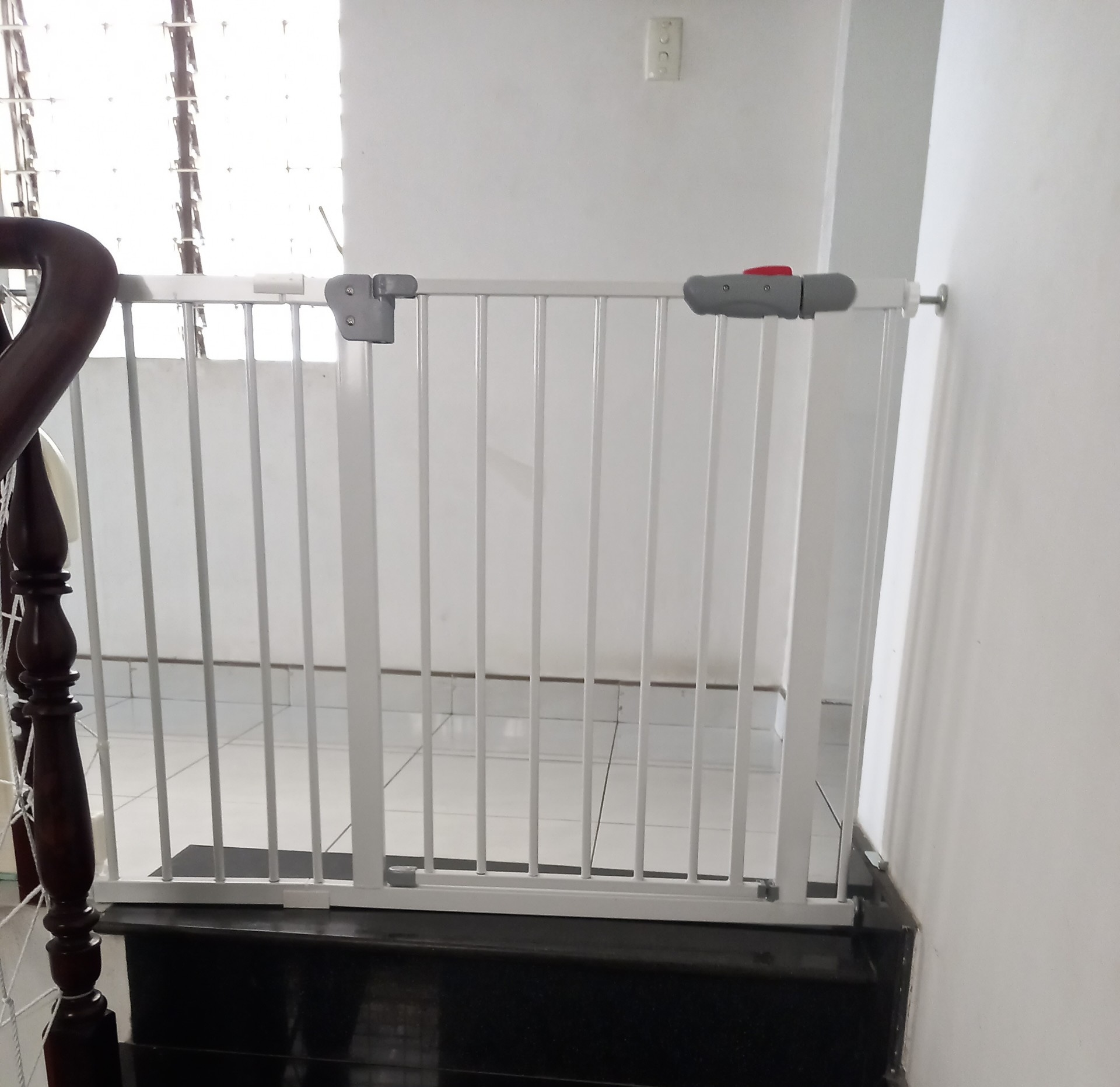 Thanh chắn cầu thang, Thanh chắn cửa an toàn cho bé (74cm-85cm KHÔNG CẦN KHOAN)