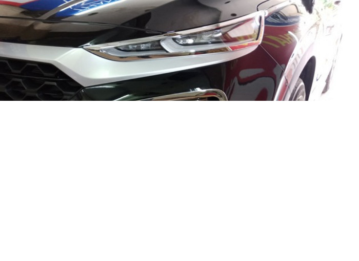 Bộ ốp viền bảo vệ, trang trí đèn mạ Crom cho Hyundai Santafe 2019