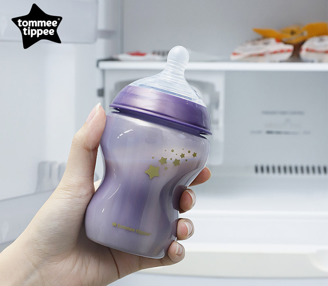 Bộ bình sữa Midnight Skies ty siêu mềm tự nhiên Tommee Tippee Closer to Nature, núm ty đi kèm 3-6 tháng (3 bình x 260ml)