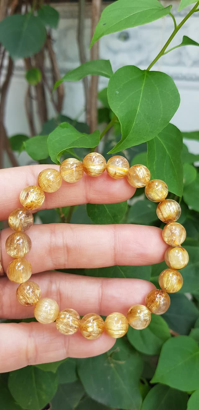 Vòng đeo tay phong thủy may mắn nữ đá thạch anh tóc vàng đồng trục tự nhiên Size vòng hạt 9mm ánh sáng rất đẹp Vòng chuẩn hợp nữ mệnh kim, mệnh thổ, mệnh Thủy ạ