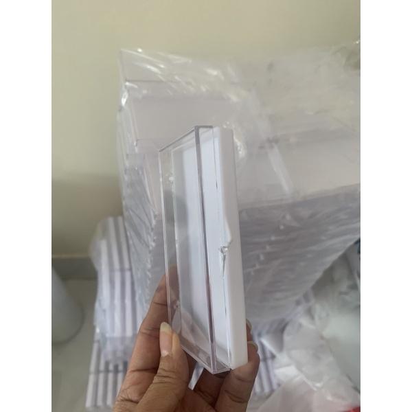 Hộp  đựng nail và mi