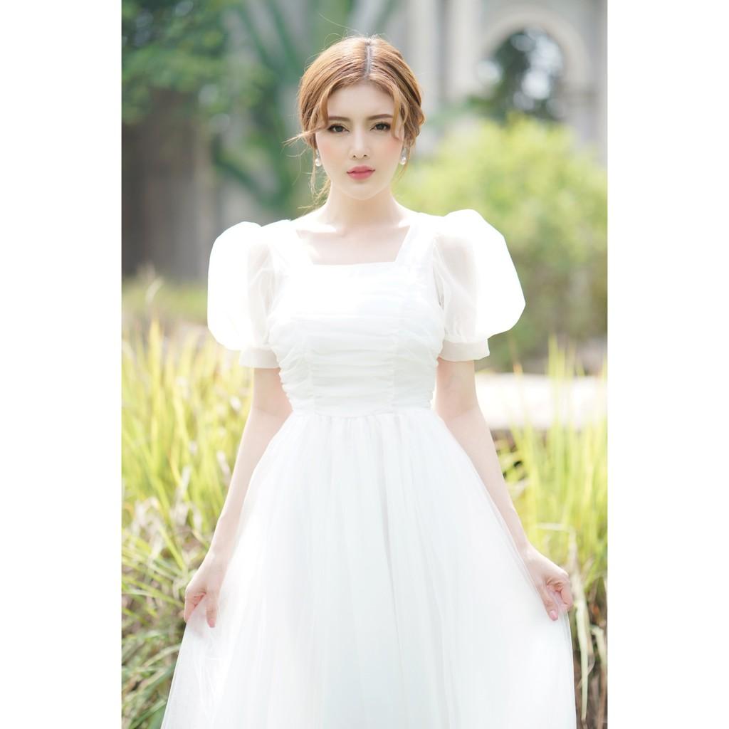Đầm maxi trắng cổ vuông xốp