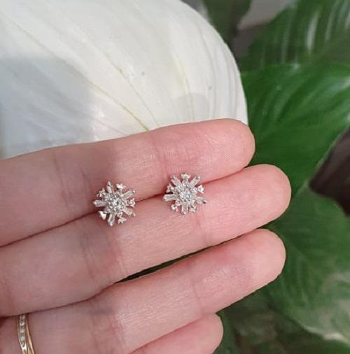 Khuyên tai bạc nữ bông tuyết đá