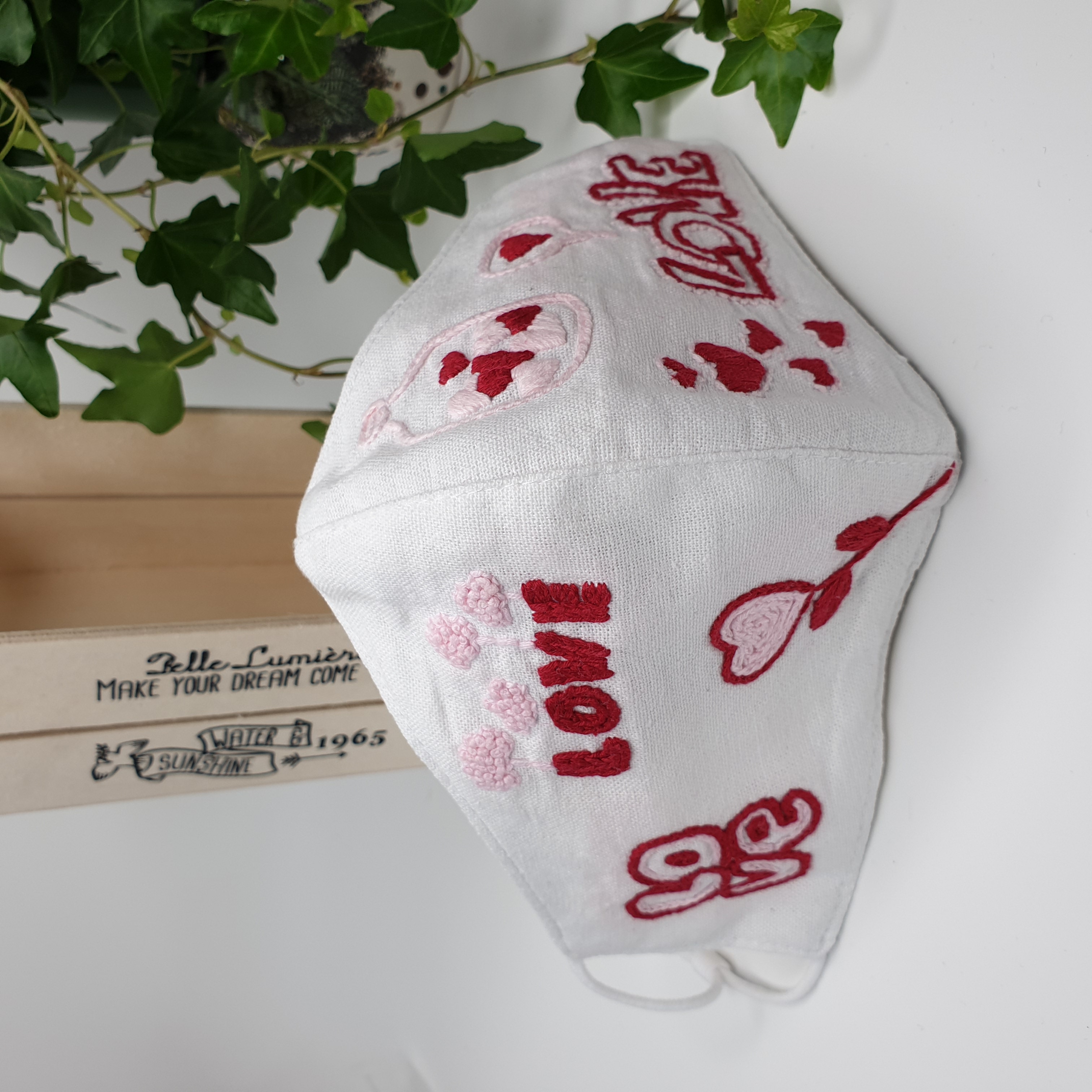 Khẩu trang thêu tay vải linen JL72X