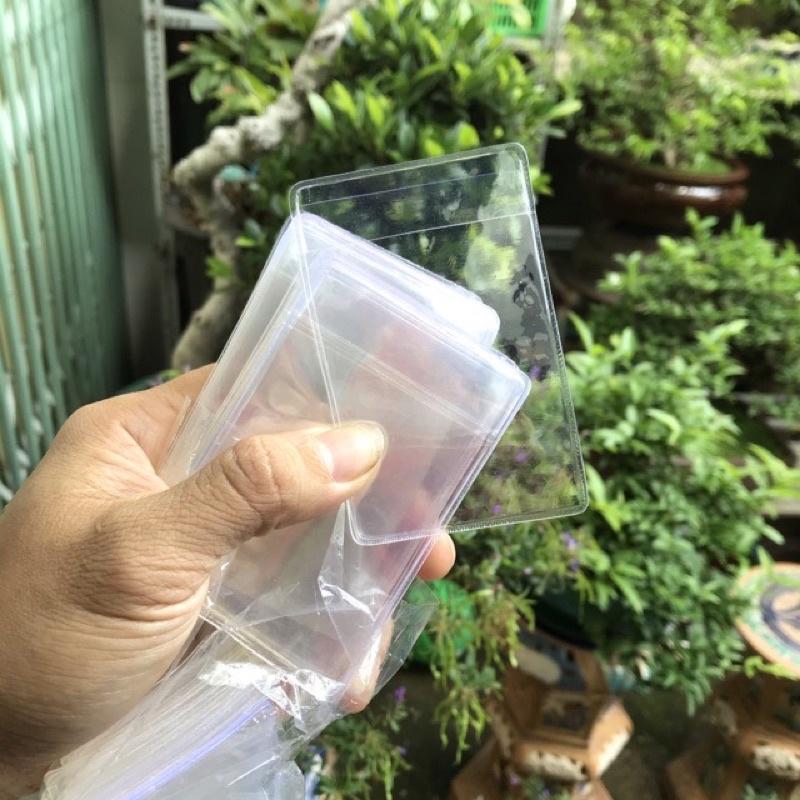 ( bMiếng bọc căn cước công dân màu trắng trong như hình