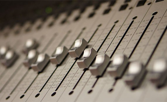 Amply Arirang PA-203III tránh méo âm