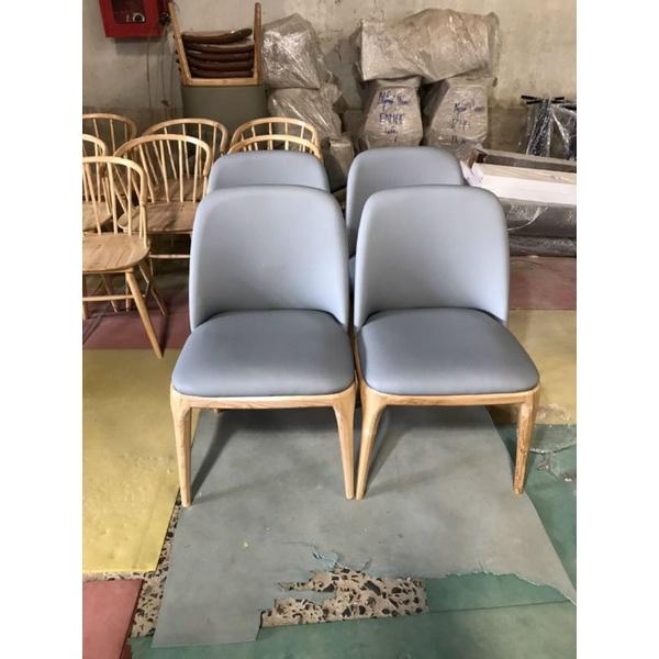 Bàn ăn 6 ghế mặt đá vân mây, chân bàn gỗ tầm nhìn mới ms 024