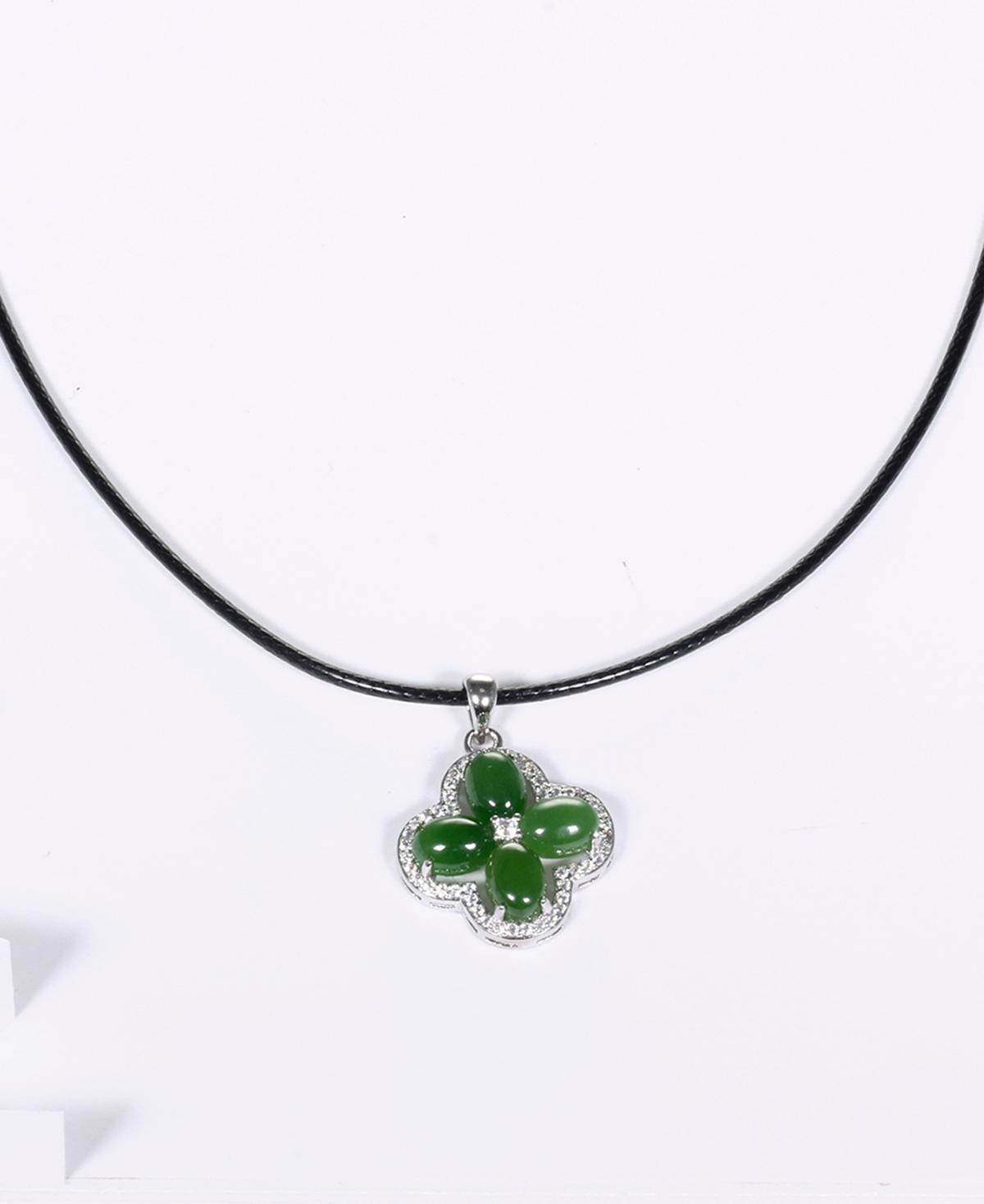 Mặt dây chuyền hoa 4 cánh đá ngọc bích mệnh hỏa, mộc - Ngọc Quý Gemstones