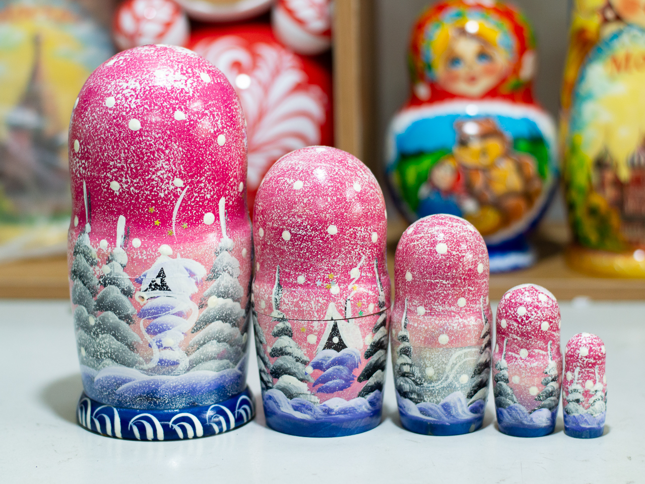 (RẤT ĐẸP VÀ ĐỘC ĐÁO) BỘ BÚP BÊ NGA MATRYOSHKA 5 LỚP 18CM QUÀ LƯU NIỆM "PHONG CẢNH MÙA ĐÔNG" NHIỀU MÀU CỰC ĐẸP