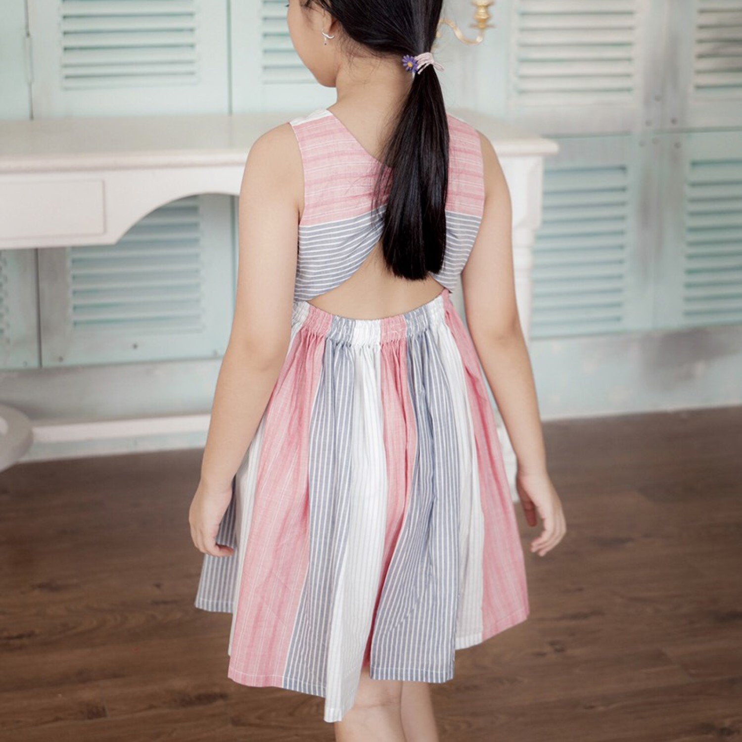 G00000615 Đầm xòe sọc ngẫu nhiên,lưng kết nơ bé gái, Chất vải kate gân cao cấp, mỏng mát