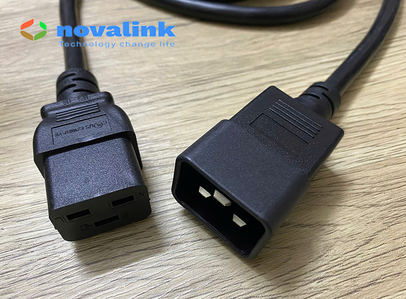 Dây nguồn C19 C20 cao cấp Novalink NV-56003A - 15A-220/250V. Lõi đồng 3Gx2.08mm - Hàng chính hãng