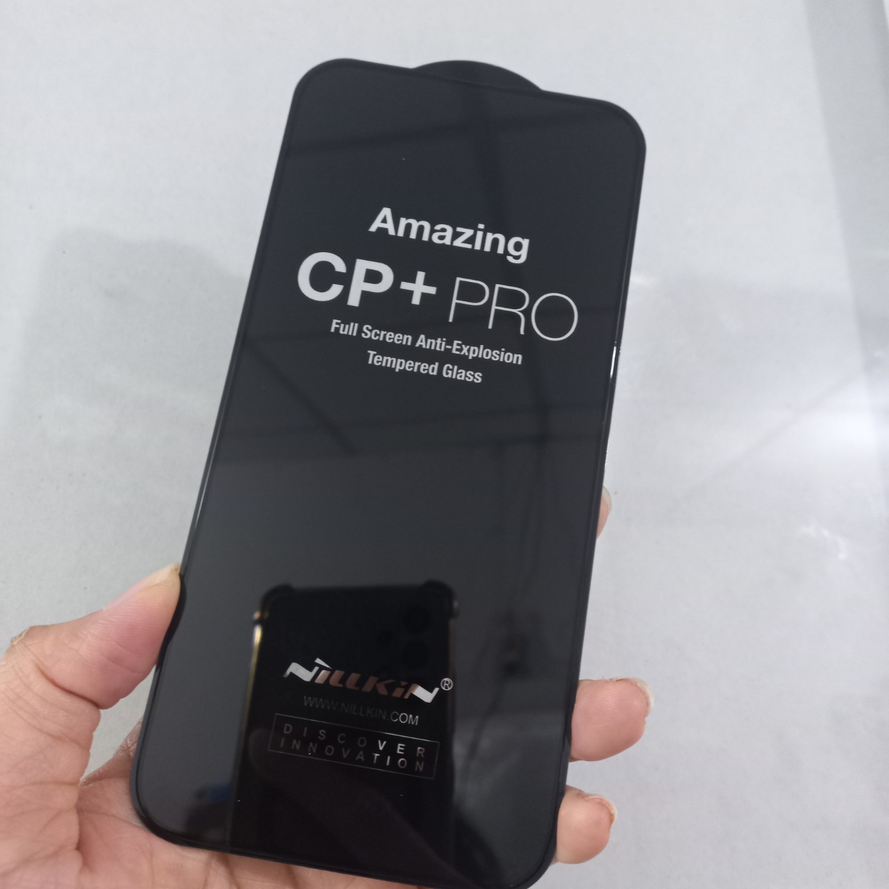 Kính cường lực full màn hình viền đen 0.3mm cho iP 15 Pro Max 6.7inches Nillkin CP+PRO _ hàng chính hãng
