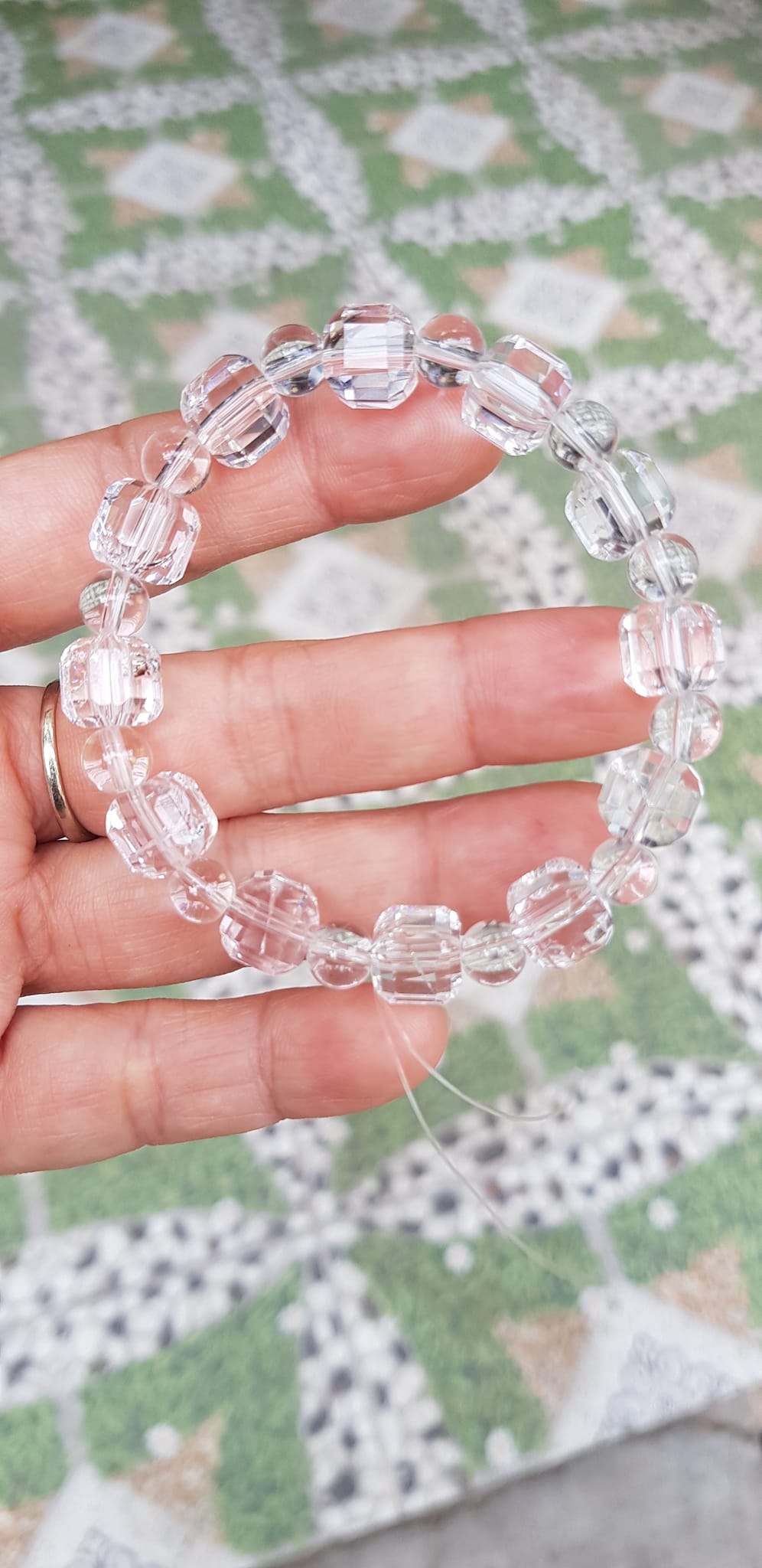 Vòng tay phong thuỷ nữ đá thạch anh trắng trong tự nhiên kiểu vuông giác tròn Size hạt vuông 10mm hạt tròn nhỏ 6mm Nữ mệnh kim mệnh Thủy đeo hợp may mắn tốt sức khoẻ công việc ạ