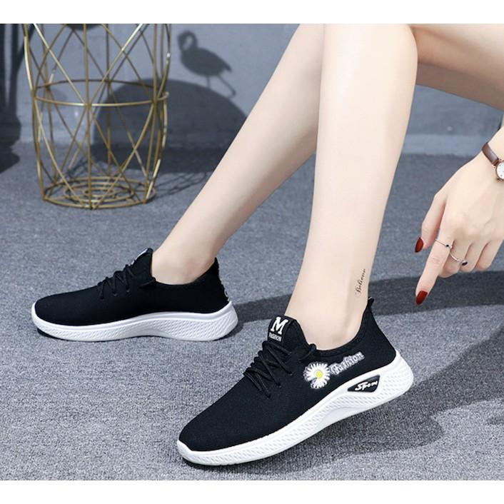 Giày Sneaker nữ thể thao hoa cúc Chữ M Fashion