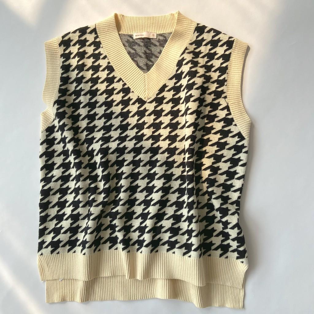 Áo gile Mia Ritta len cổ V hoạ tiết Houndstooth - Áo gile len cổ V họa tiết A1976