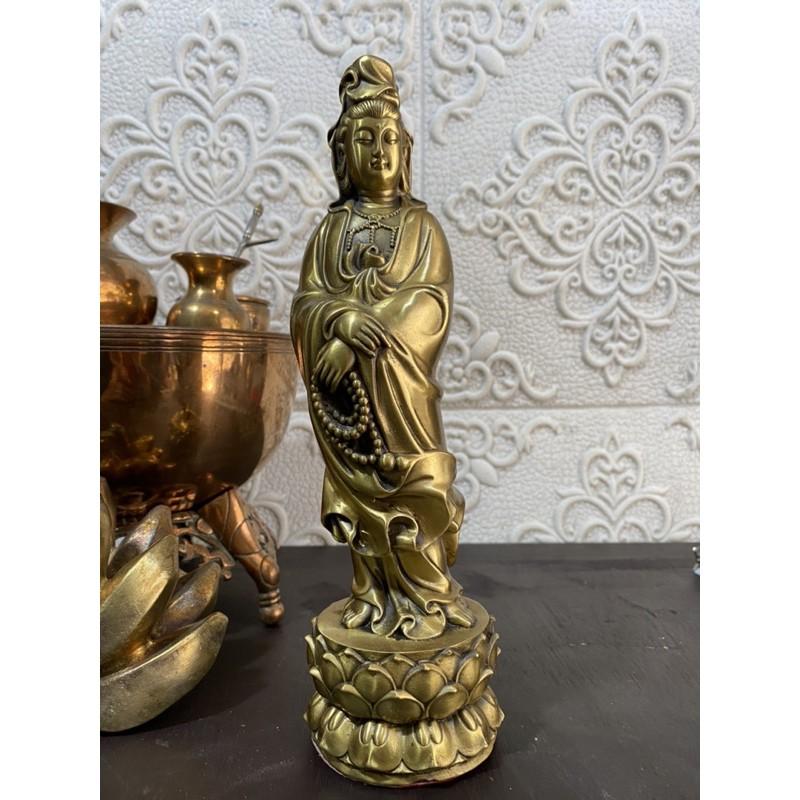 Tượng đồng mẹ quan âm