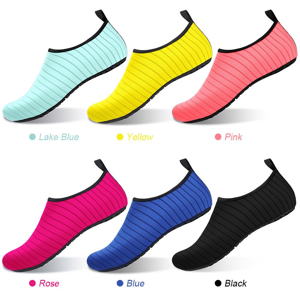 Giày chống nước nam, nữ dễ dàng xỏ chân vào và mang lại cảm giác chân trần, siêu nhẹ, siêu thoáng