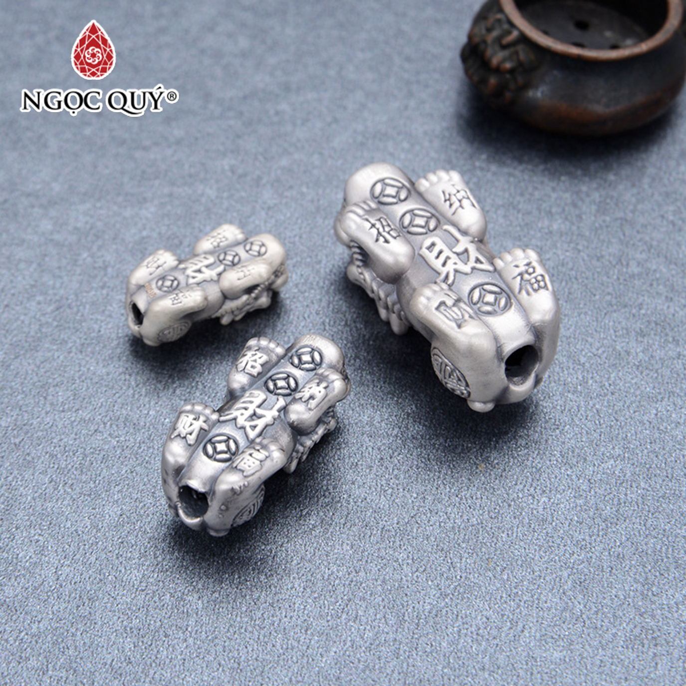 Charm bạc tỳ hưu xỏ ngang - Ngọc Quý Gemstones