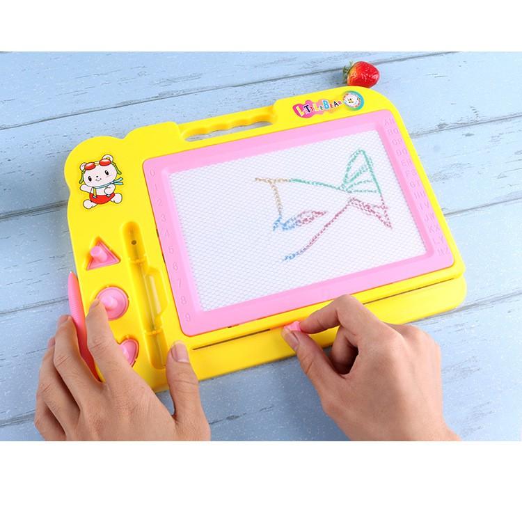 Bảng viết vẽ tự xóa cho bé bằng nhựa nhiều màu.
