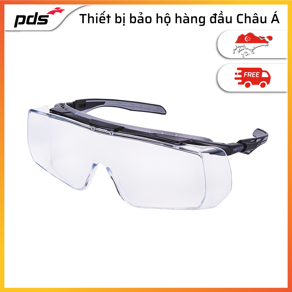 Kính bảo hộ với khả năng bảo vệ đôi mắt tối đa WORKSAFE RAZOR thiết kế đuôi kính nhẹ, có thể điều chỉnh phù hợp với gương mặt, gọng kính đen mờ với kính bảo vệ màu xám, tròng kính AF trong suốt