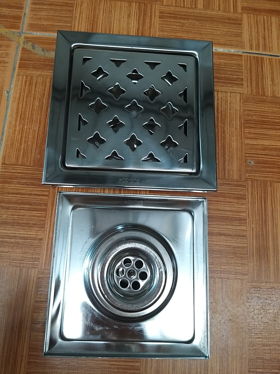 PHỄU THOÁT SÀN, HỐ GA INOX 304 KT 15x15 Phi 60,90