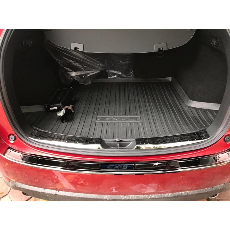Bộ sản phẩm ỐP BẬC CỐP VÀ BẬC CỬA vân Titan xe Mazda CX5, CX-5 2018