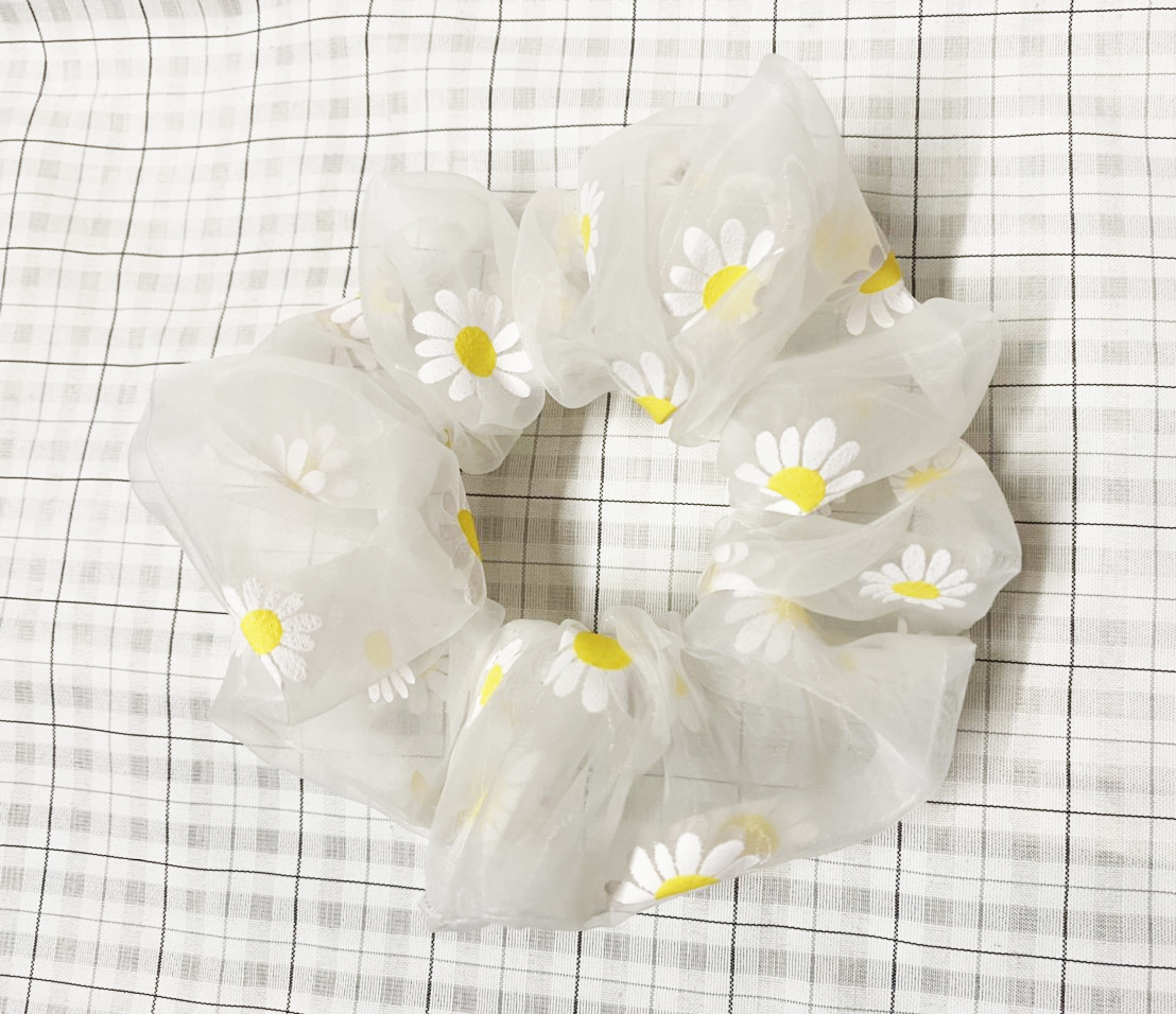 Dây cột tóc scrunchies mới hoa cúc trắng ( kích thước trung lớn)