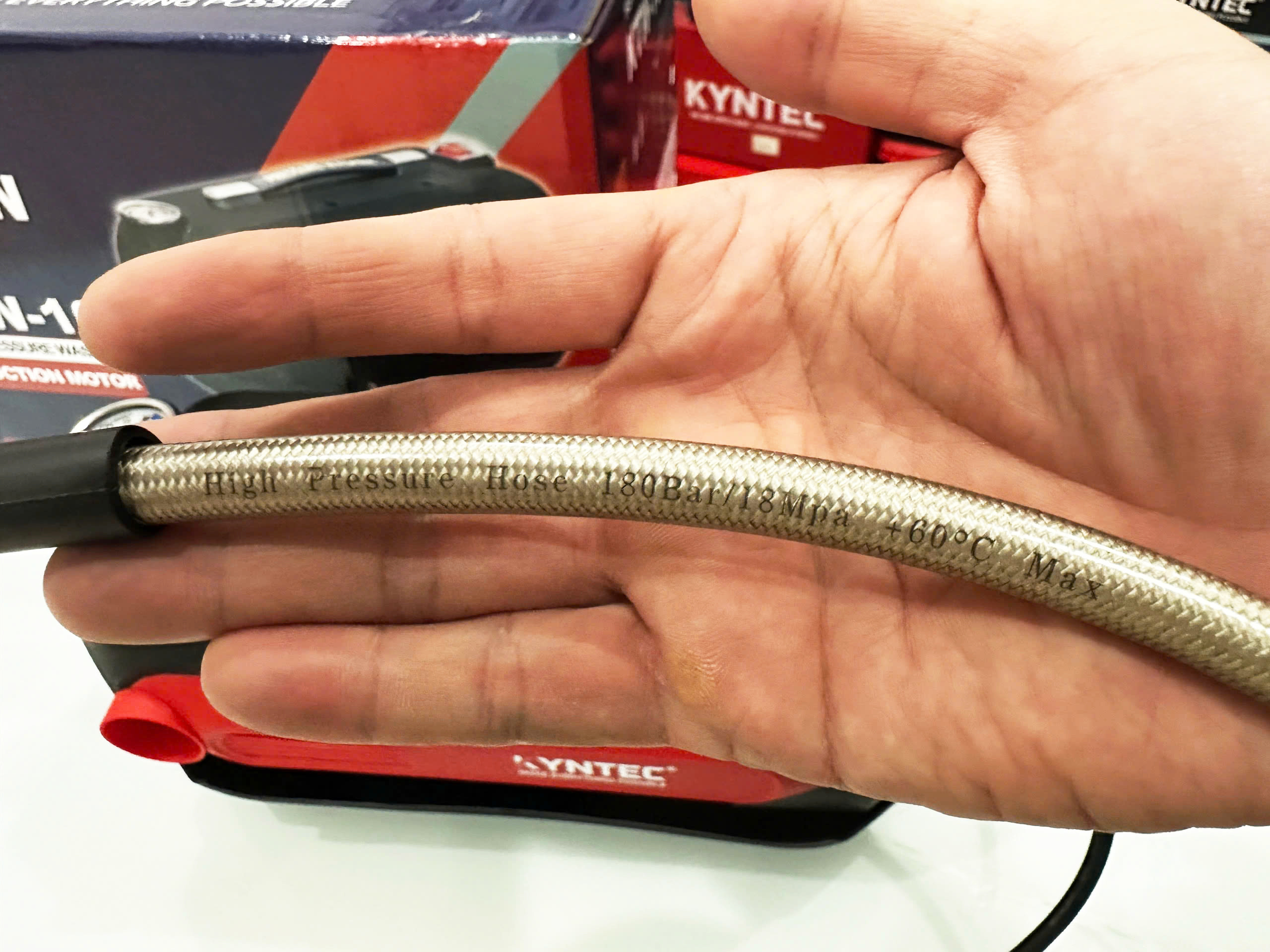 Máy rửa xe áp lực cao nhập khẩu chính hãng Kynko Kyntec KTW - 10 siêu bền