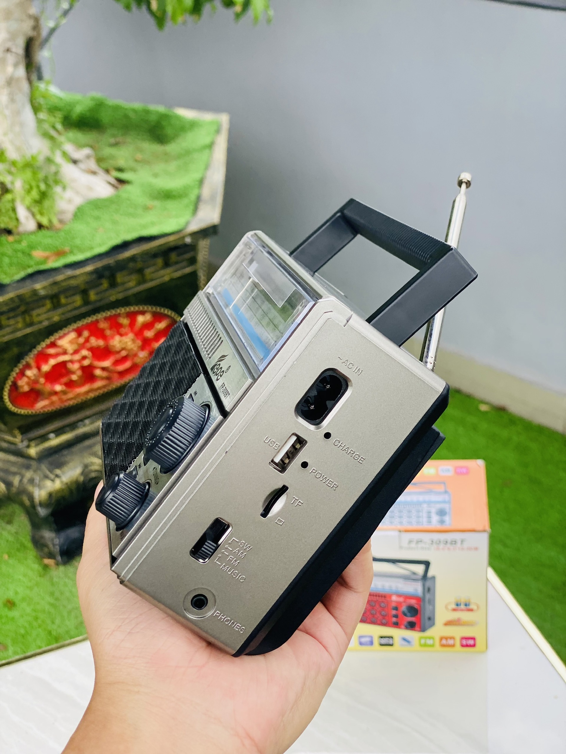 Đài Radio FM FP 309BT Trải nghiệm âm thanh sống động với công suất 5W, kết nối Bluetooth, USB, TF, AUX ,đèn LED pin sạc quà tặng ông bà cha mẹ ý nghĩa hàng nhập khẩu