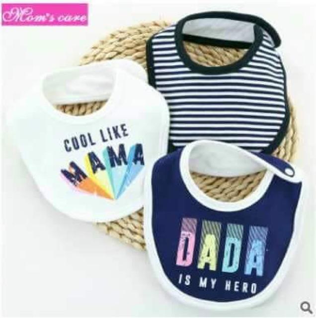 Set 3 yếm Momcare cổ tròn cúc bấm cho bé