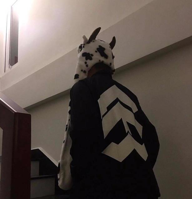 Áo khoác dù nam nữ in kí hiệu