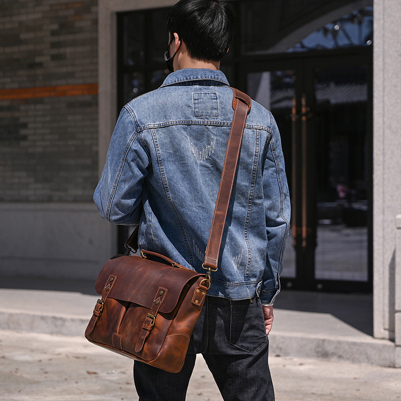 Túi đeo chéo nam DA BÒ THẬT cao cấp phong cách mới – BEE GEE DCN9379