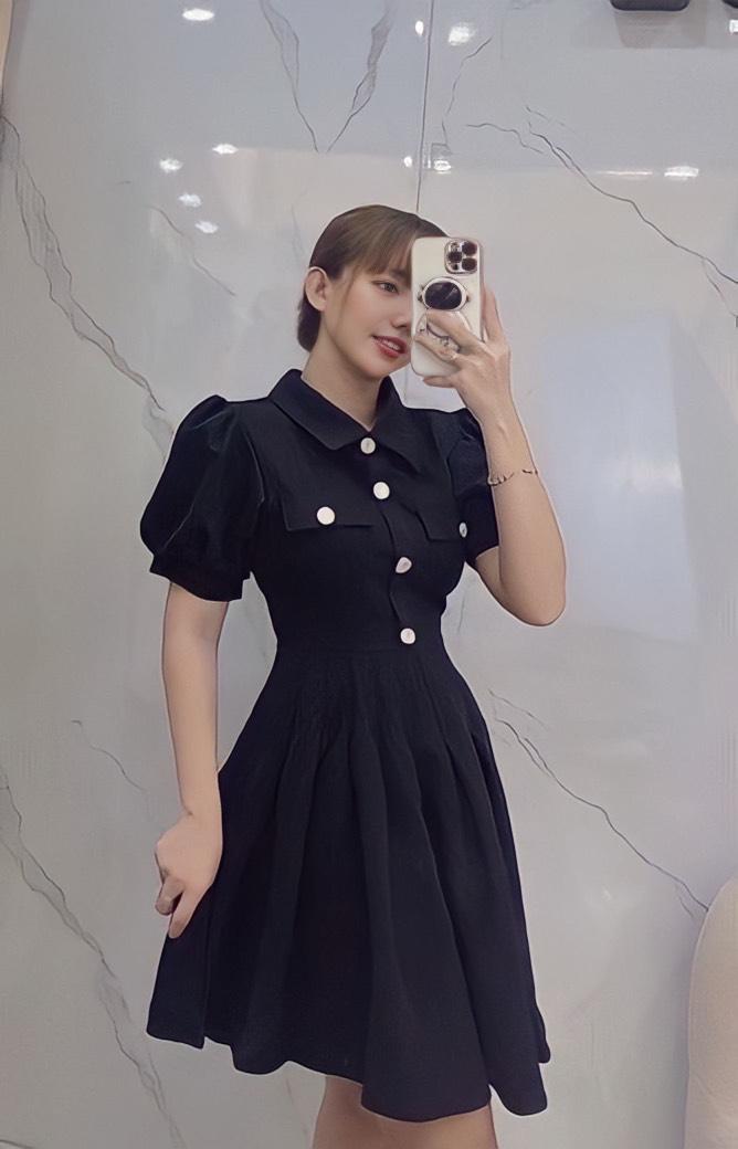 Đầm sơmi xoè xếp ly đính nút