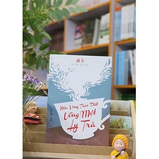 Nửa Vòng Trái Đất Uống Một Ly Trà - Bản Quyền