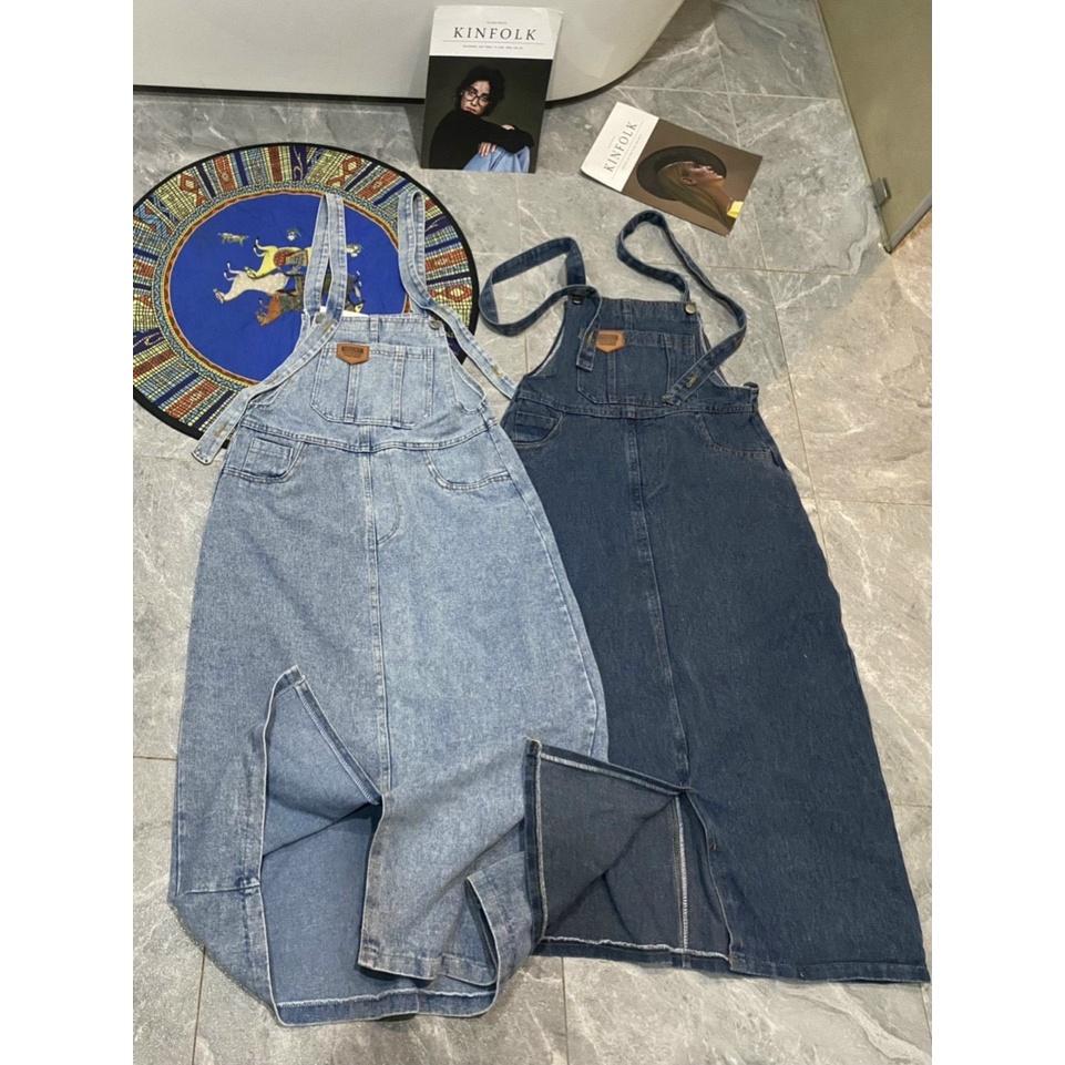 Váy Yếm Jeans Nữ Logo Ngực Xẻ Tà Túi Trước