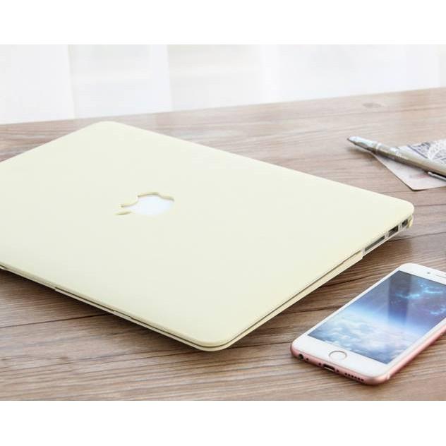 Combo ốp +phủ phím Macbook kem pastel (Tặng kèm nút chống bụi và bộ chống gãy sạc)