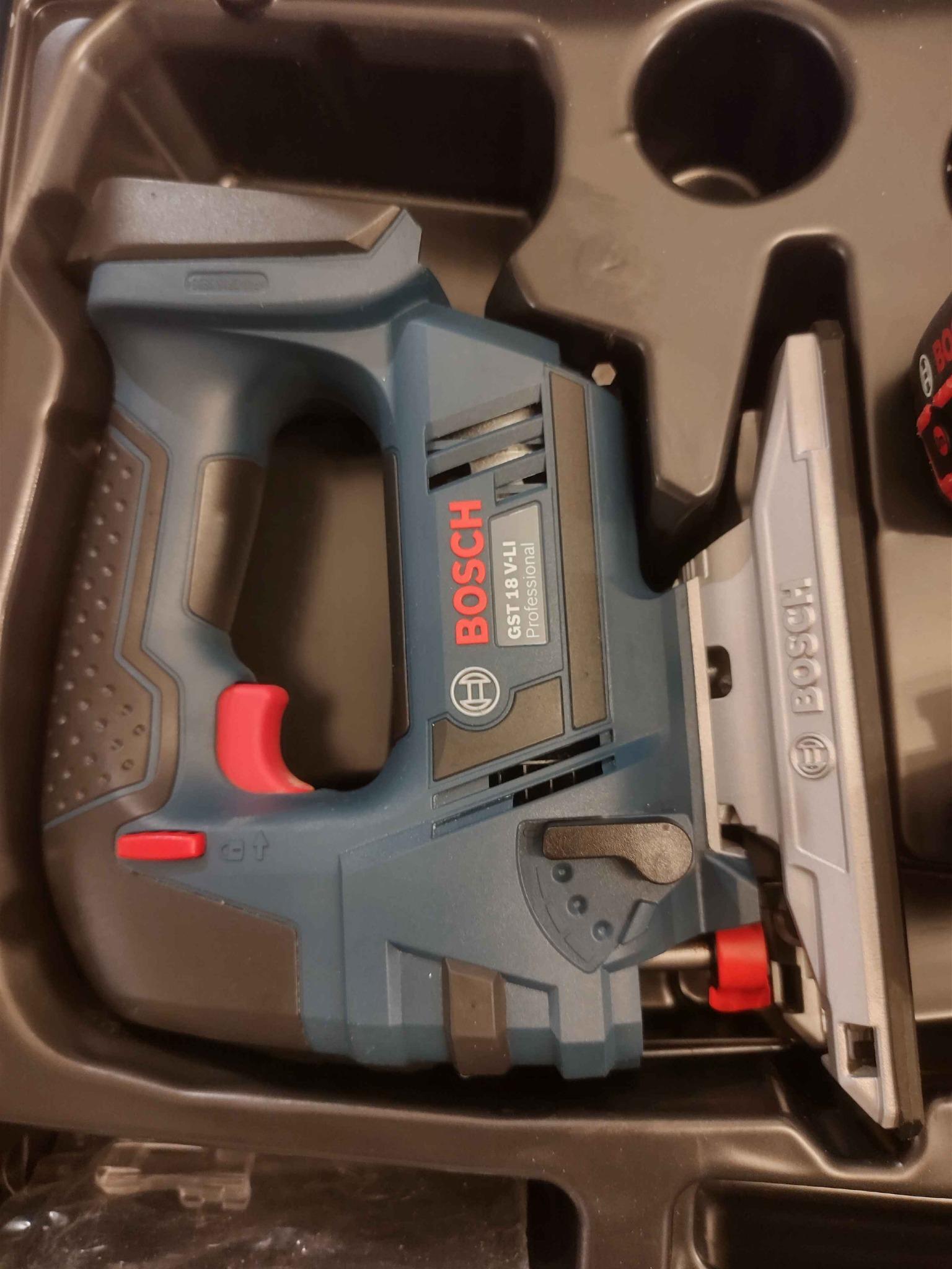MÁY CƯA LỌNG DÙNG PIN 18V BOSCH GST 18V-LI - HÀNG CHÍNH HÃNG