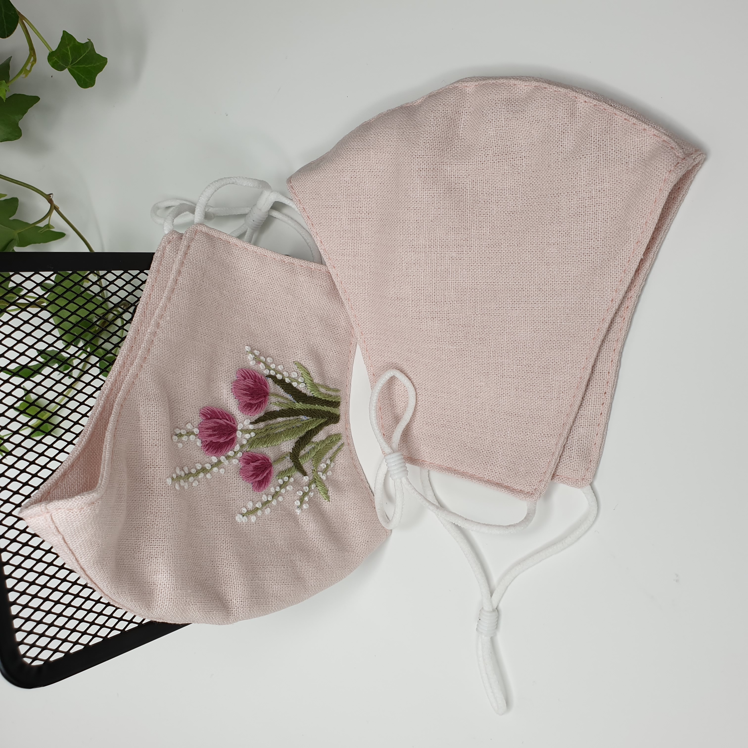 Khẩu trang thêu tay vải linen JL130