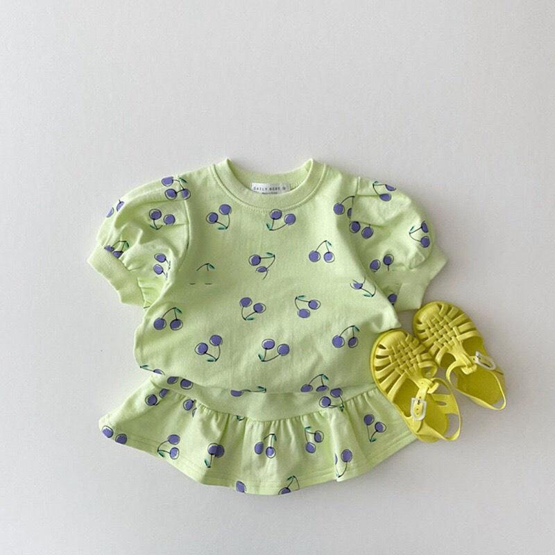 SET Áo Thun Tay Bồng + Chân Váy Tầng In Hình Trái Cherry Cho Bé Gái, Màu 100% Cotton, Size Từ 8-25Kg