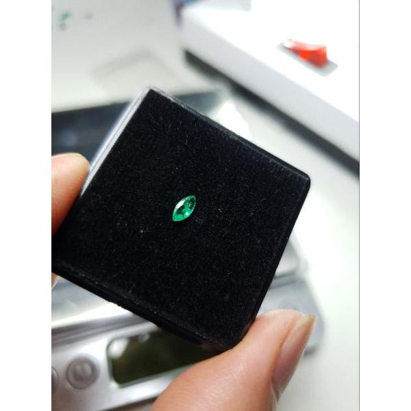 0150- L Hạt EMERALD LỤC BẢO hạt gạo(THIÊN NHIÊN)